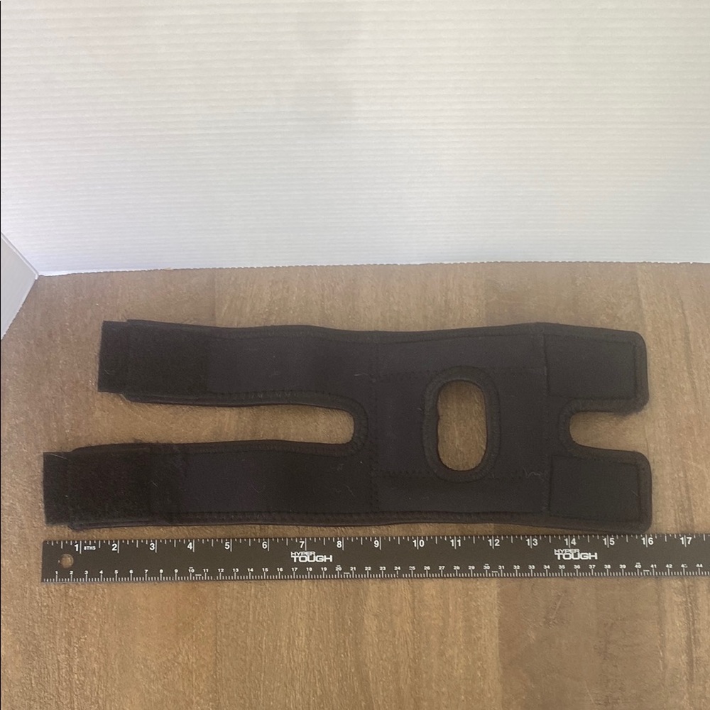 Cho-Pat Knee Support‎